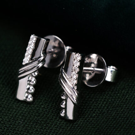 Nayla Earring- In White Gold